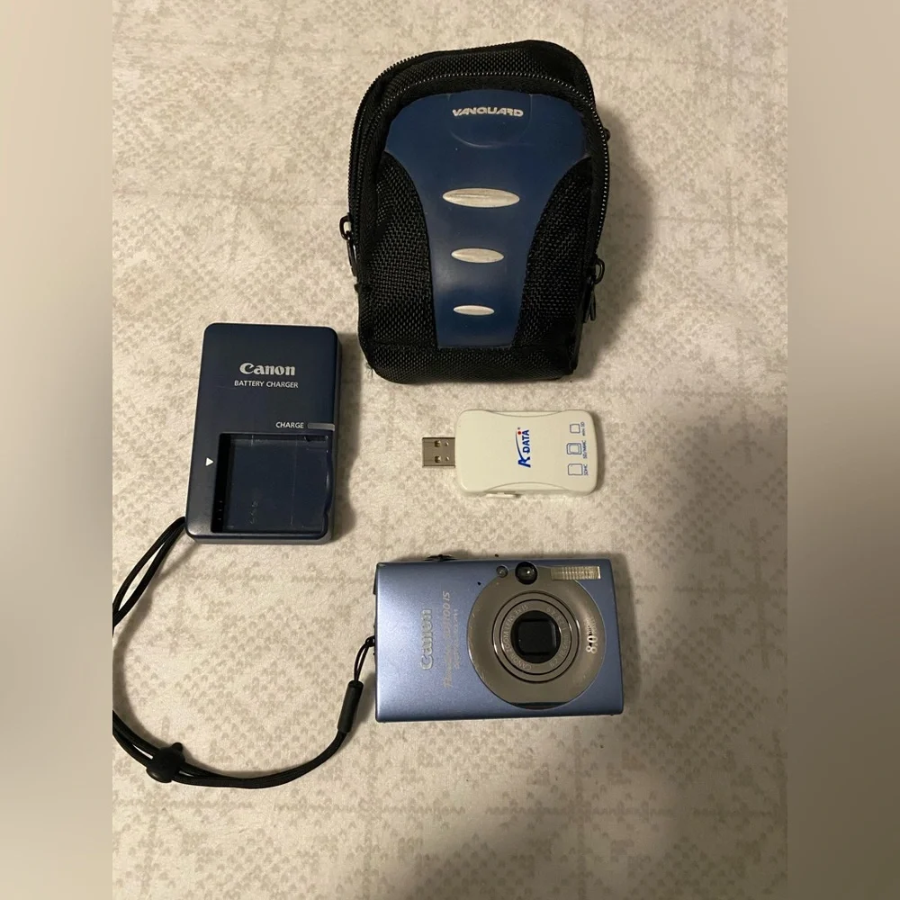 Canon PowerShot SD1100 IS Digital Elph - Blue - Picture 4 of 11